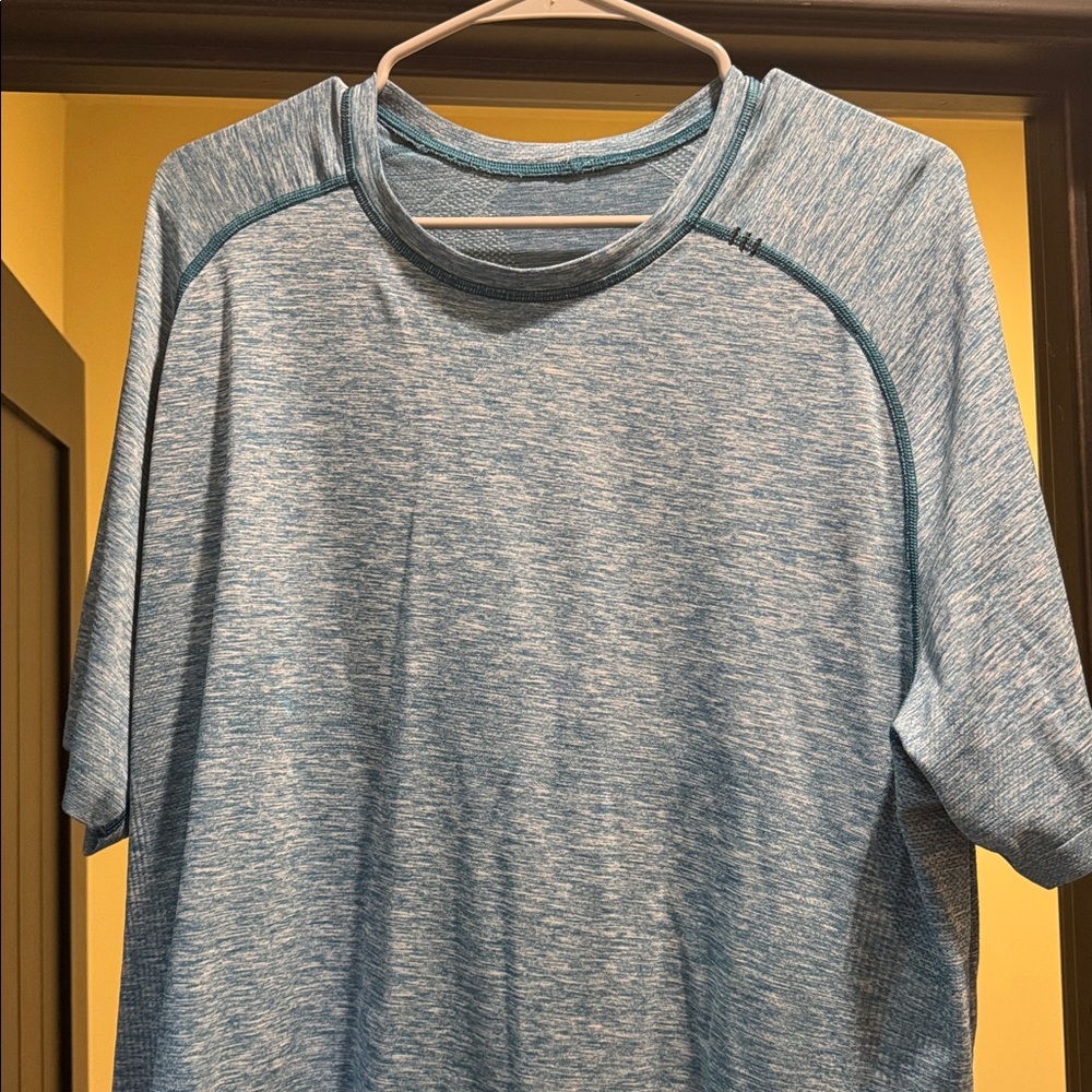 Men’s Lululemon 2XL Blue Athletic  T-Shirt